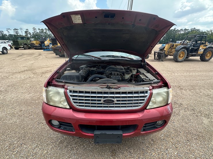 2005-ford-explorer-image-57