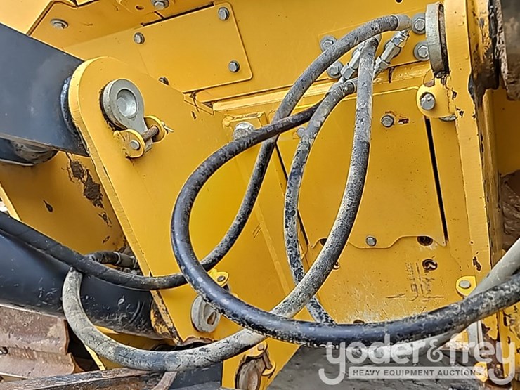 2018-deere-850k-image-32