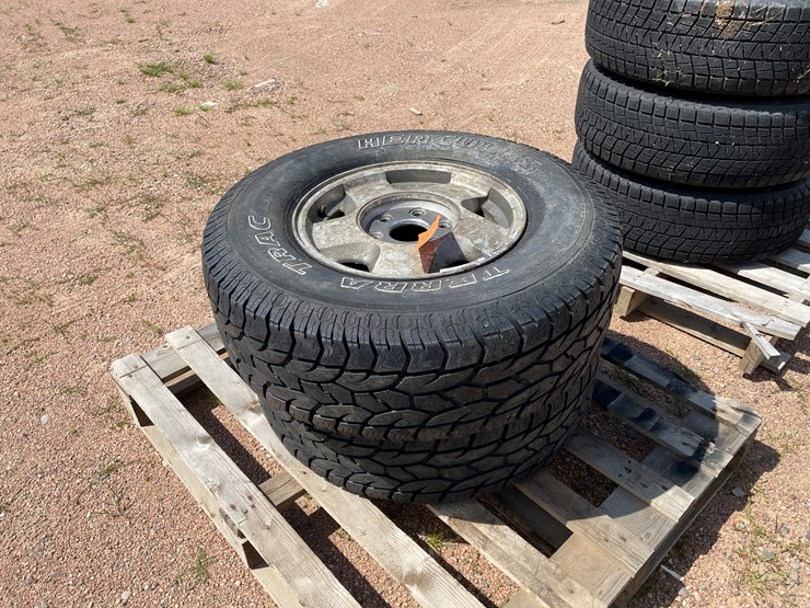 #4754-•-set-of-(2)-tires-on-rims-image-3