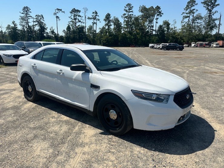 #23002-•-2017-ford-taurus-image-2
