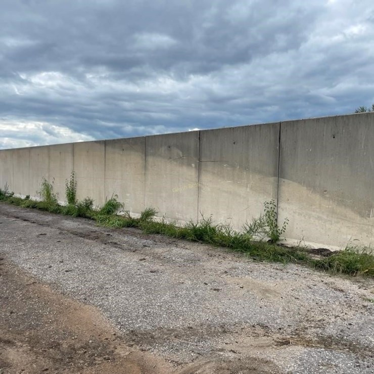 Bunker T- Walls (120' +/- Total) - OFF SITE