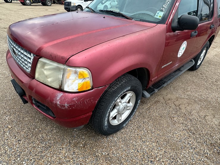 2005-ford-explorer-image-15