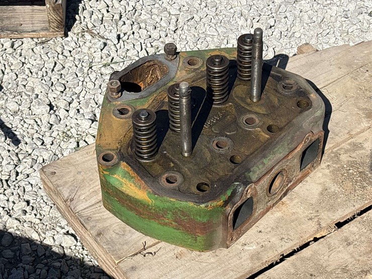 john-deere-model-g-head-image-7
