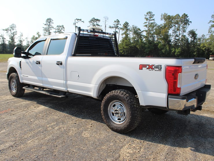 2017-ford-f250-xl-image-4