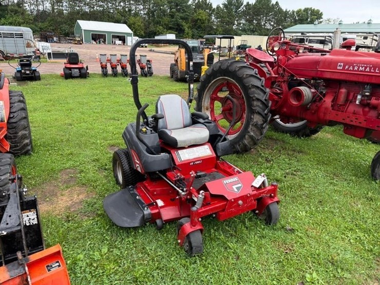 ferris-is700z-zero-turn-lawn-mower-image-2