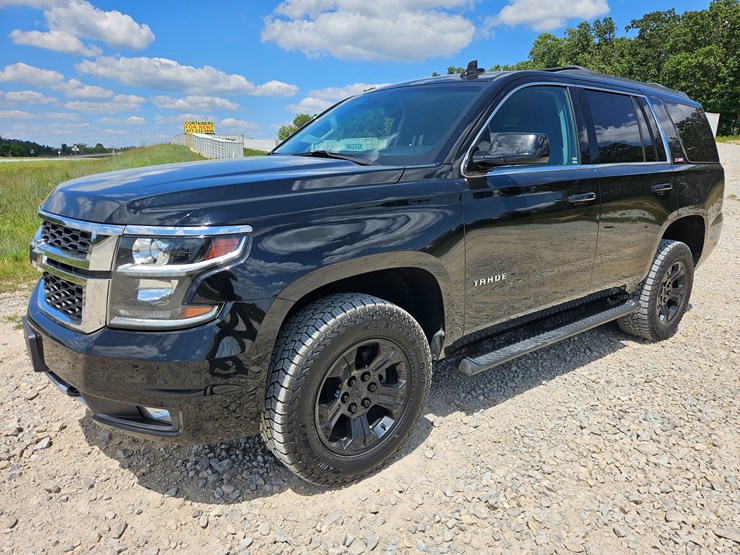 2018-chevrolet-tahoe-image-2