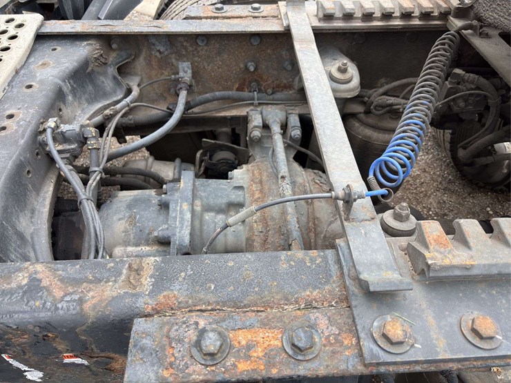 2013-kenworth-t660-image-11