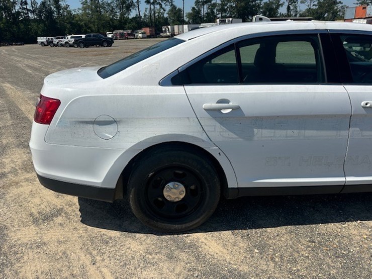 #23002-•-2017-ford-taurus-image-23