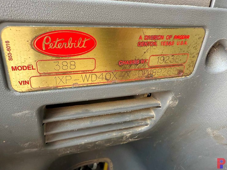 2013-peterbilt-388-image-23