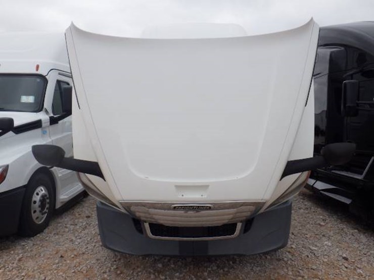 2022-freightliner-cascadia-126-image-14