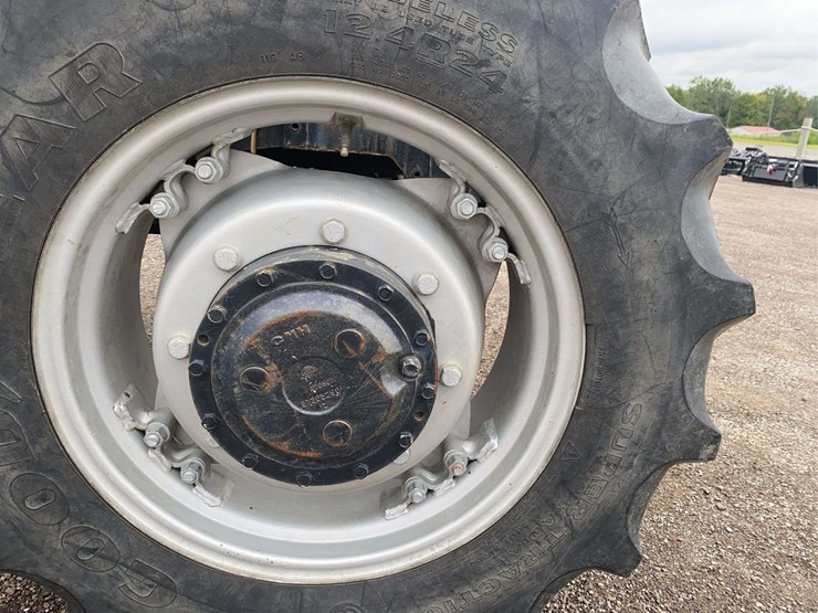 case-jx80-4wd-tractor-image-11