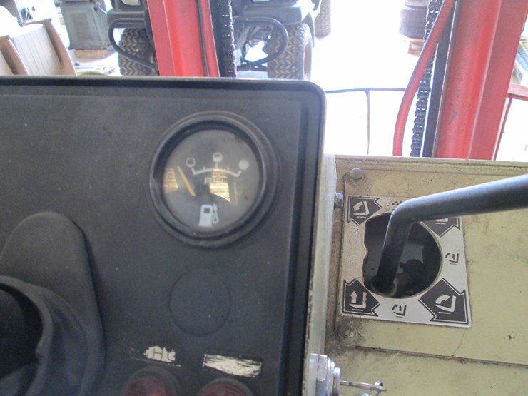 #12-•-#26939-•-nissan-14-3000lb-pneumatic-tire-forklift-nf01m14-image-20