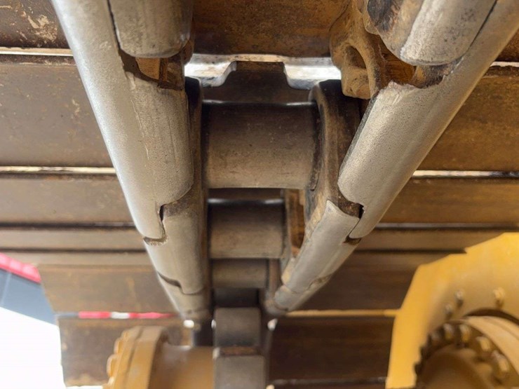 2013-cat-dgn-lgp-dozer-image-22