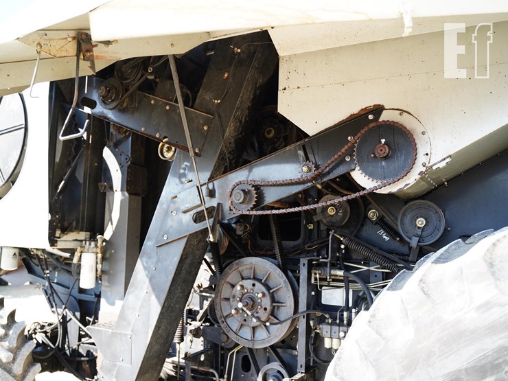 2004-gleaner-r65-image-21