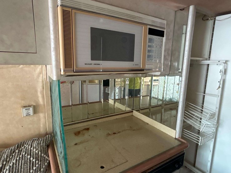 1994-prevost-liberty-coach-motorhome-image-30