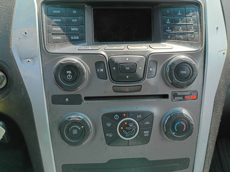 2014-ford-explorer-image-37