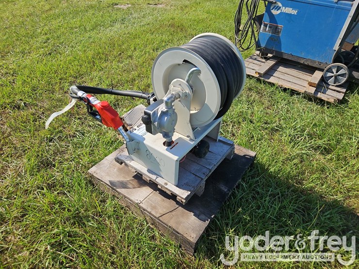 unused-1"-fuel-hose-reel-w/-pump-image-4