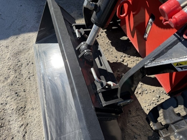 2025-aboss-gh380-mini-compact-track-loader-image-10