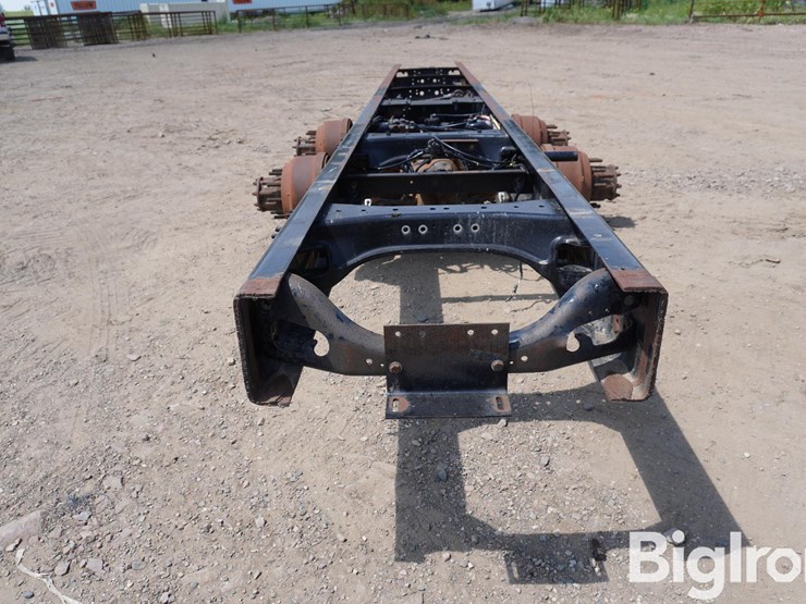 peterbilt-frame-w/rear-ends-image-2