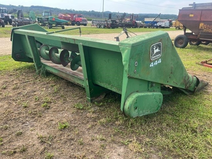 john-deere-444-image-3