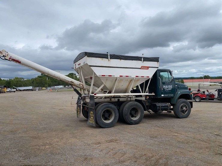 1988-international-dry-fertilizer-truck-image-5