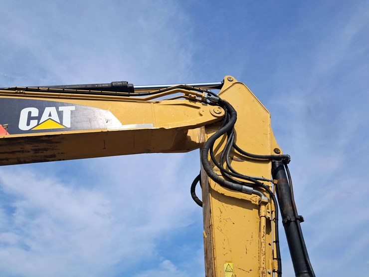 2011-caterpillar-320dl-image-15
