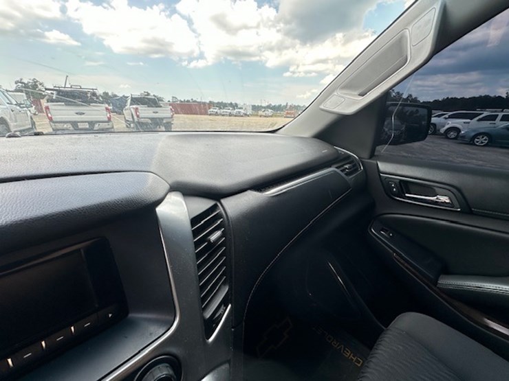 2015-chevrolet-tahoe-image-51