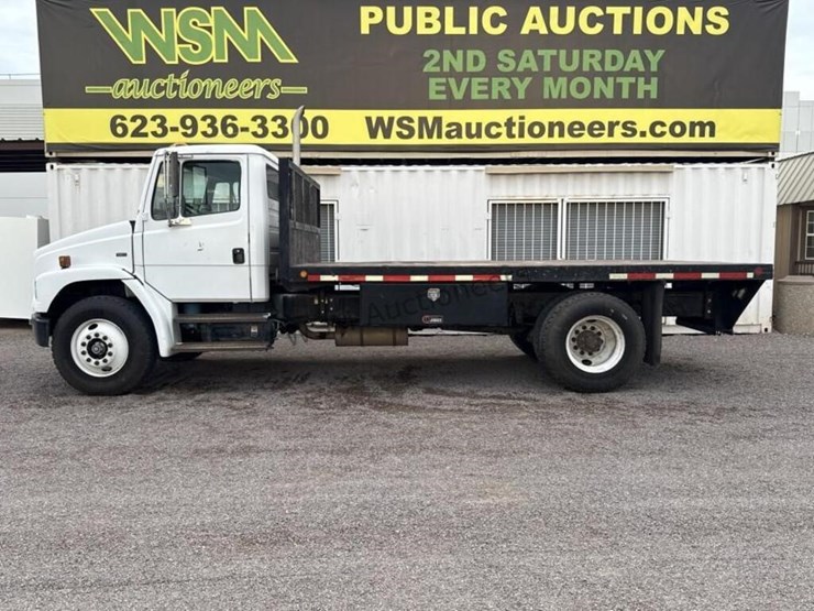 2003-freightliner-fl70-image-1