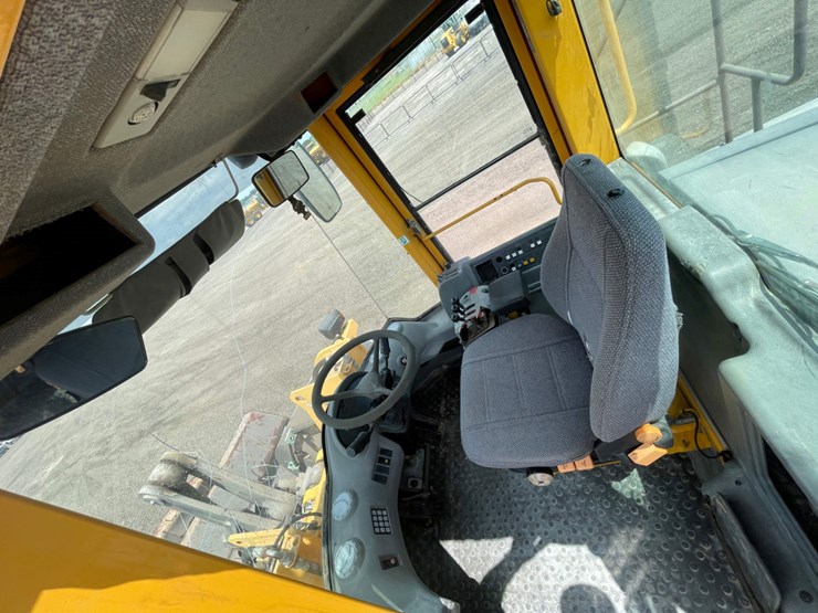 2006-volvo-l110e-image-17
