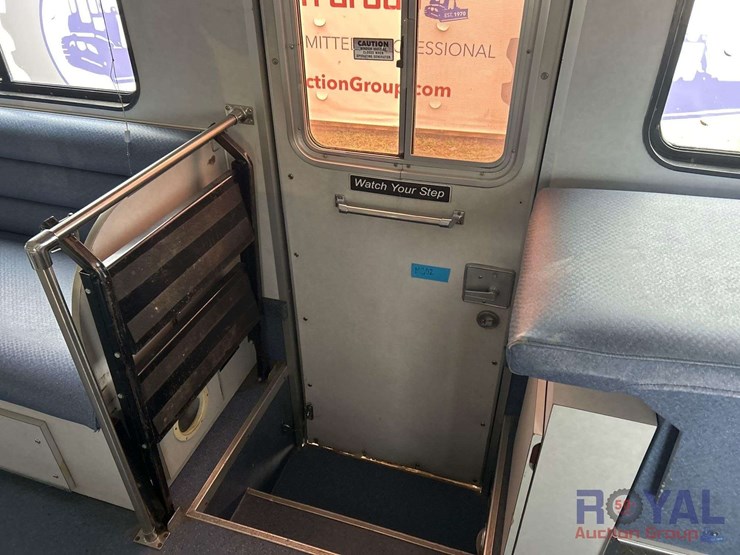 2002-blue-bird-f131612-bus-image-41