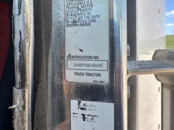 2016-kenworth-t660-image-16