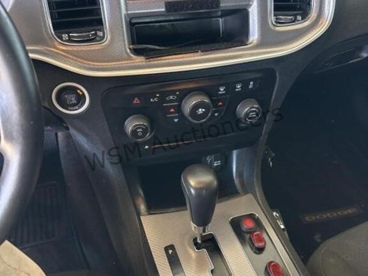 2013-dodge-charger-se-sdn-image-16