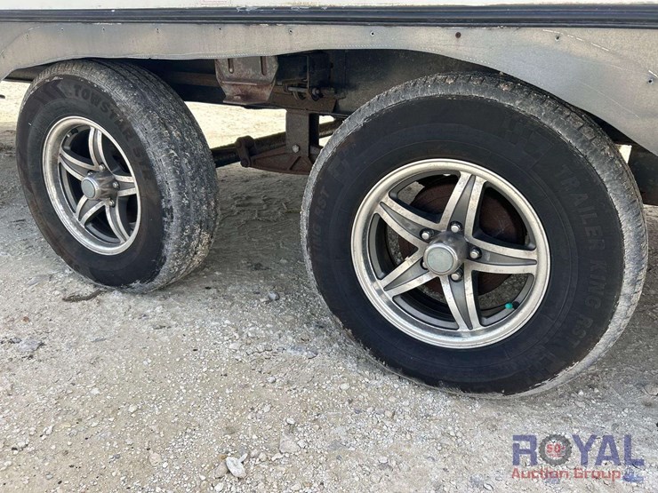 2015-revere-shasta-27db-5th-wheel-travel-trailer-image-30