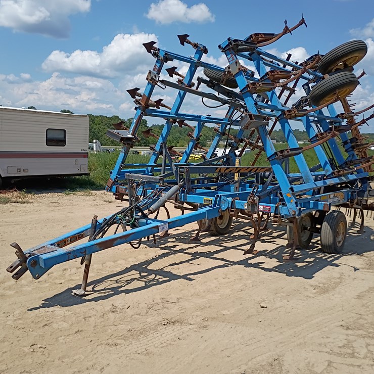 #18871 • Case IH Tiger mate II Cultivator