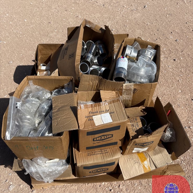 PALLET OF ASSORTED HOSE FITTINGS, DUST PLUGS, SMALL BALL VALVES