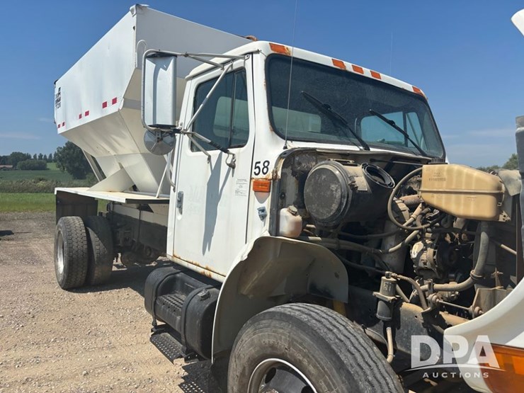 2000-ihc-4900-dry-tender-truck-(dr12098,-unit-25102)-image-24