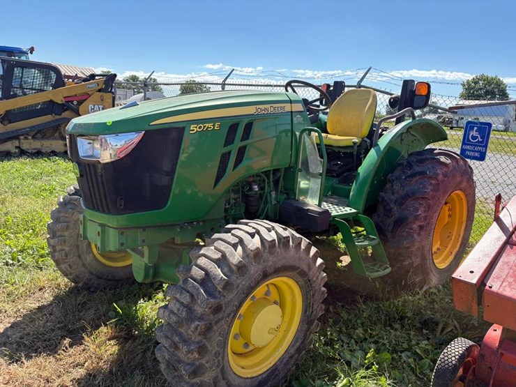 john-deere-5075e-image-2