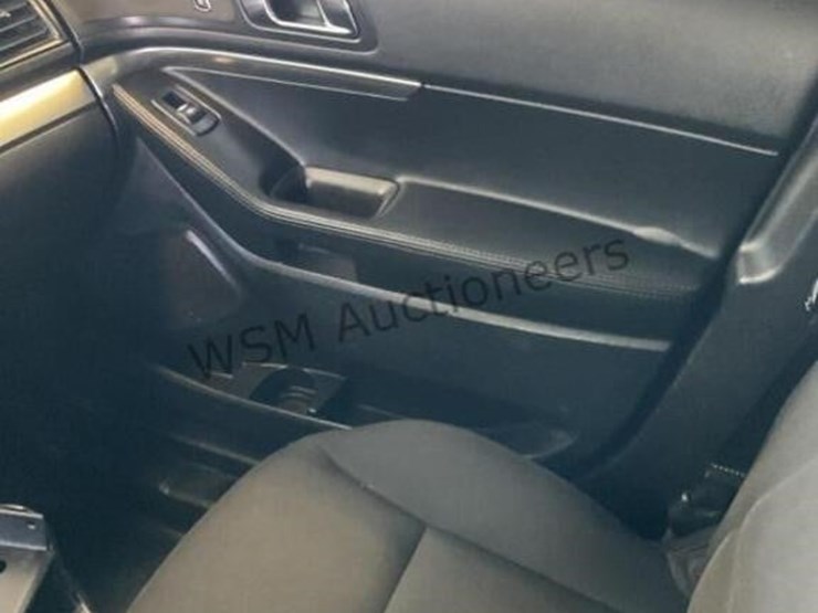 2017-ford-explorer-image-19