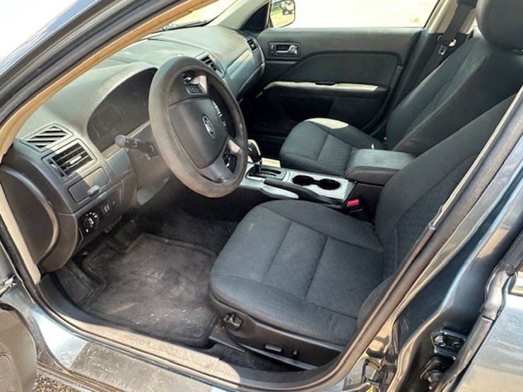 #23032-•-2012-ford-fusion-image-40
