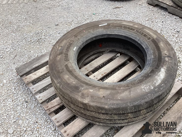 305/70r22.5-tire-image-9