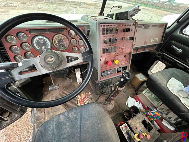 1999-mack-ch613-image-16