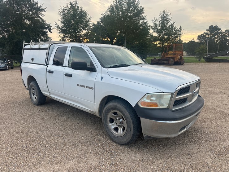 2011-dodge-1500-image-2