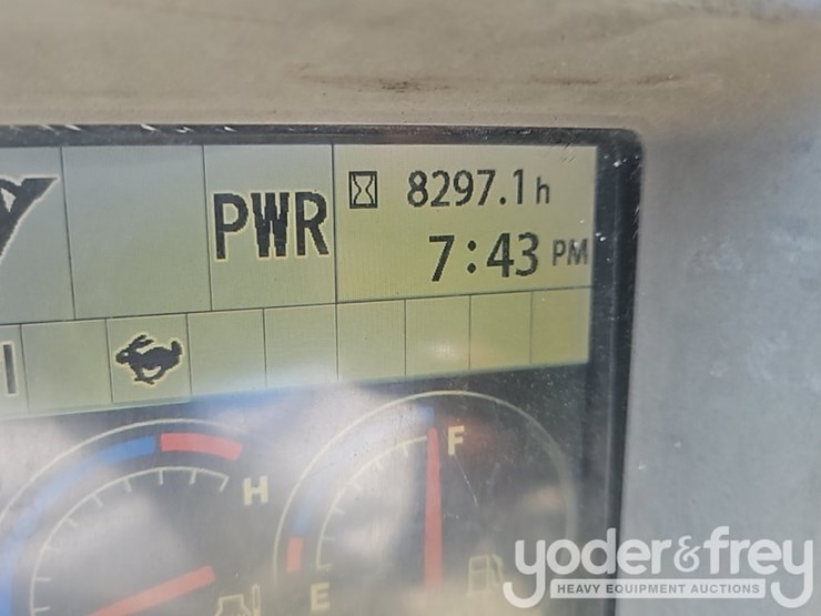 2015-deere-85g-image-39