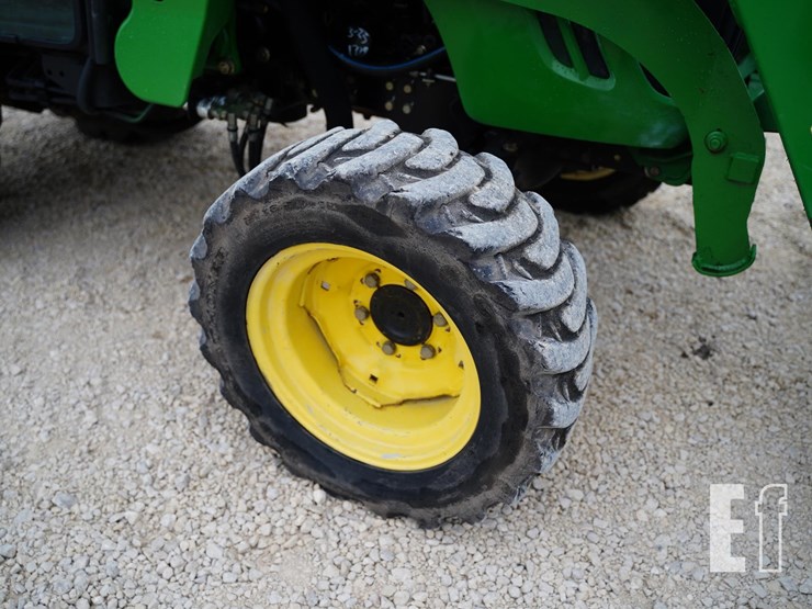 2007-john-deere-3320-image-21