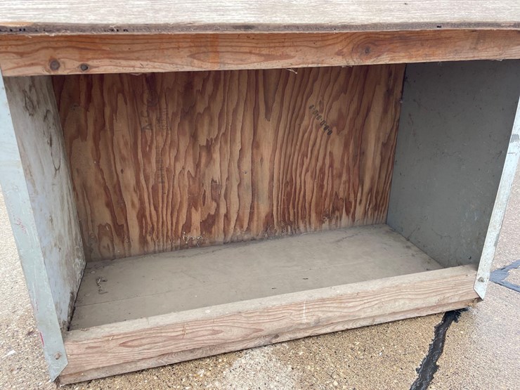 20”-x-4ft-fence-hanging-mineral-feeder-image-5