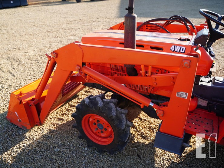 kubota-b8200-image-9