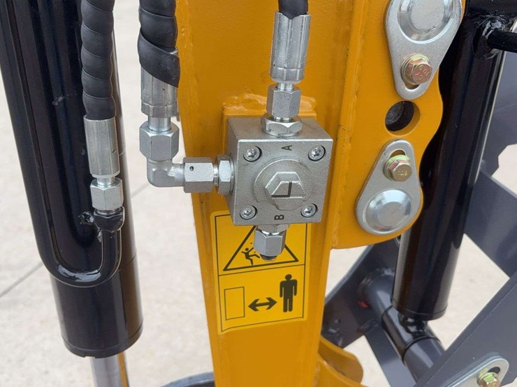 sdlanch-sdle20-mini-excavator-image-11
