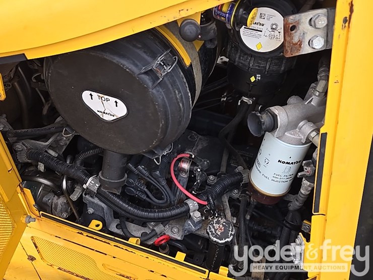 2020-komatsu-d61px-24-image-47