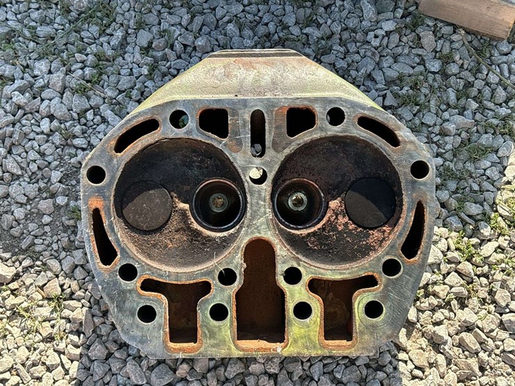 john-deere-model-g-head-image-12