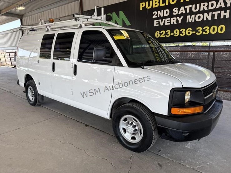 2014-chevrolet-express-2500-image-2